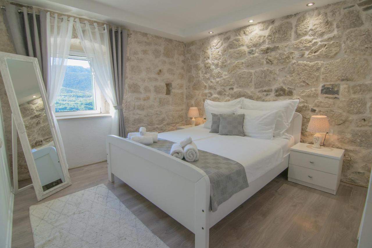 Villa Milena With Heated Pool And Jacuzzi Kostanje Exterior photo