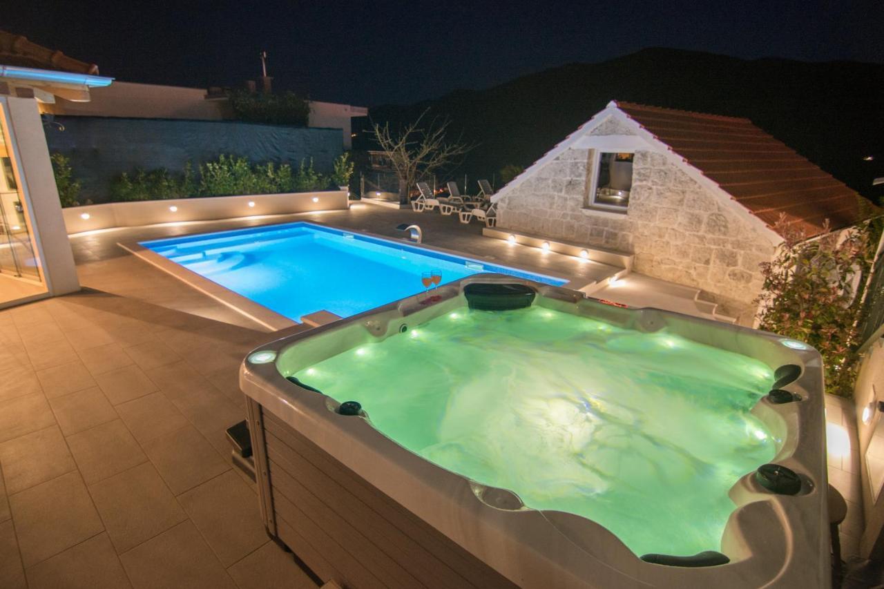 Villa Milena With Heated Pool And Jacuzzi Kostanje Exterior photo